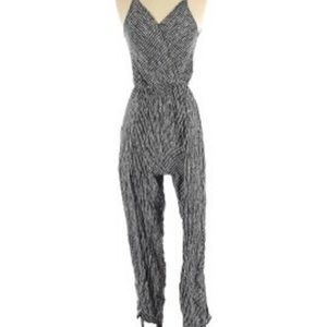 Short sleeve black and white jumpsuit